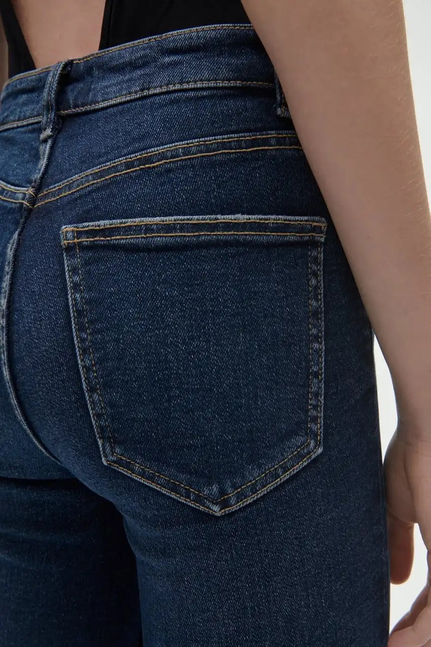 Dark Blue Wash High-Rise Skinny Jeans