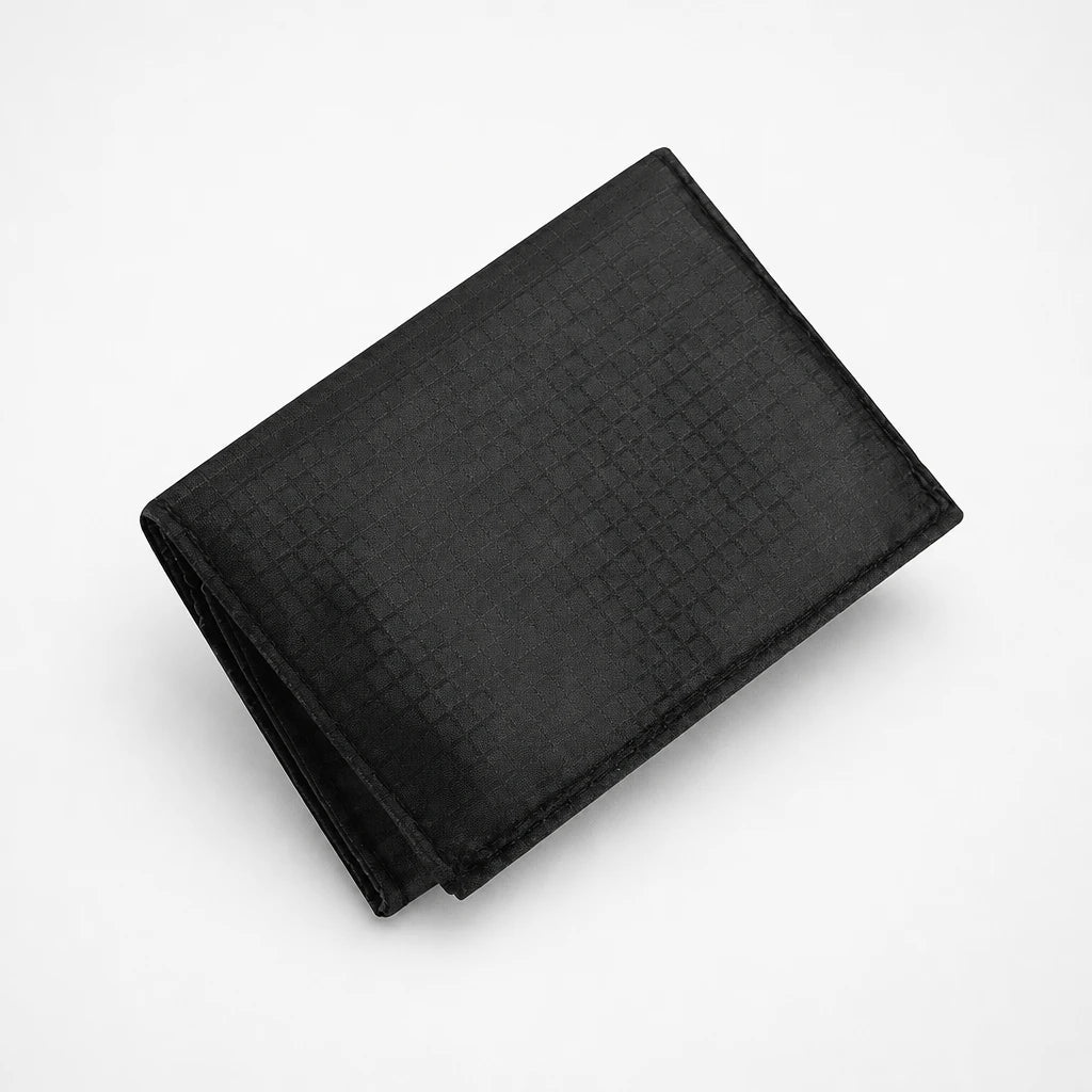 Women's Hidden Travel Pouch in black, Belt-Mounted Security