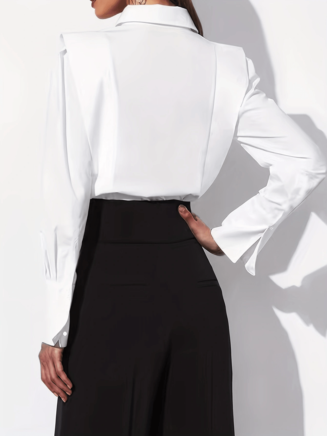 Women's Tailored Button-Up Shirt - Structured Elegance